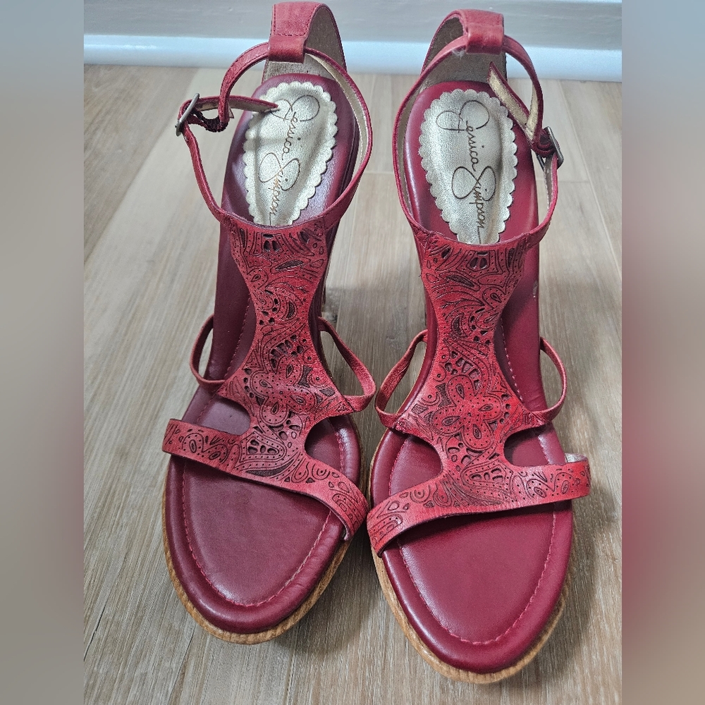 Jessica Simpson heels Maroon size 8.5